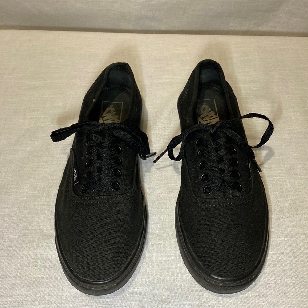 Black Lowcut Vans Authentic Women's Size 9